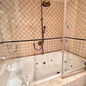 Präsidenten-Suite mit Kingsize-Bett